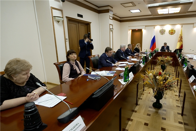 Хронология  трудового подвига, цифры, факты, фамилии, документы.  Работа по  проведению в республике в 2021 году мероприятий, посвященных трудовому подвигу строителей Сурского и Казанского оборонительных рубежей - началась. 