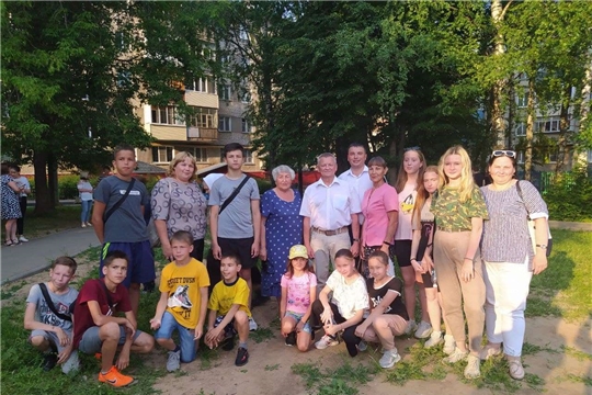 В рамках Дня Чувашской Республики в Чебоксарах провели дворовый праздник