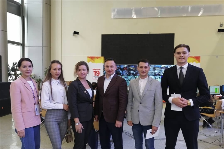 Члены Молодежной комиссии при ЦИК Чувашии работают в Центре общественного наблюдения