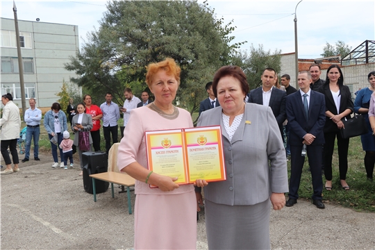 Альбина Егорова приняла участие в школьной линейке, посвященной Дню знаний