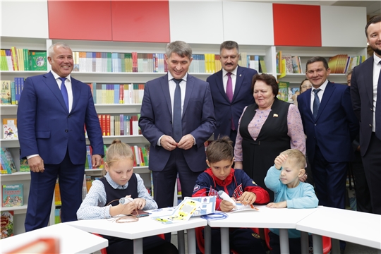 Альбина Егорова приняла участие в открытии библиотеки в поселке Новое Атлашево