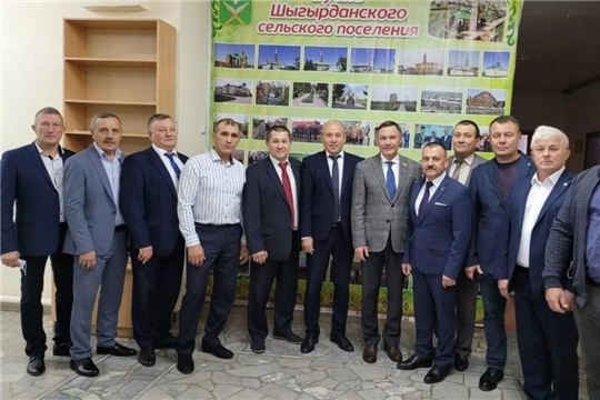 Николай Николаев и Олег Мешков встретились с жителями Батыревского района