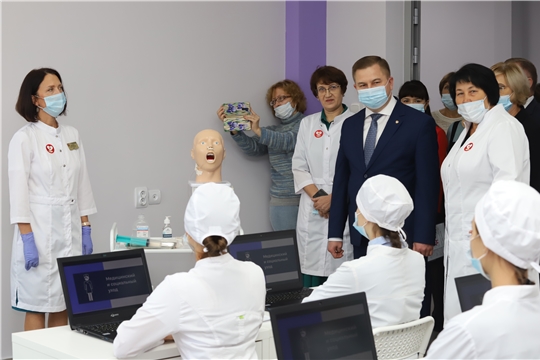 В Чебоксарском медицинском колледже открылись мастерские для совершенствования уровня знаний и умений студентов и школьников