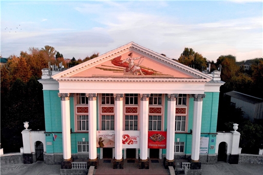 Русский драмтеатр открывает 99-й театральный сезон