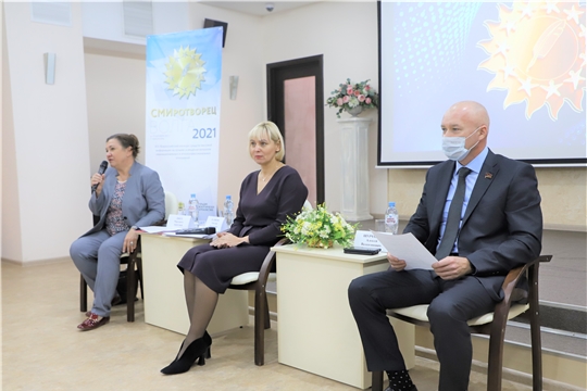 Министр культуры Светлана Каликова приветствовала участников окружного этапа Всероссийского конкурса «СМИротворец»
