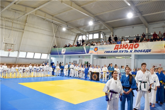 В столичном спорткомплексе «Спартак» проходит первенство Чувашии по кудо