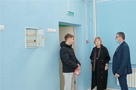 Заместитель министра образования и молодежной политики Чувашской Республики Наталия Скворцова оценила ход капремонта в образовательных организациях Цивильского района