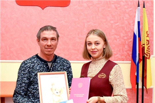 Самое большое счастье - регистрация рождения ребенка в отделе ЗАГС администрации Батыревского района
