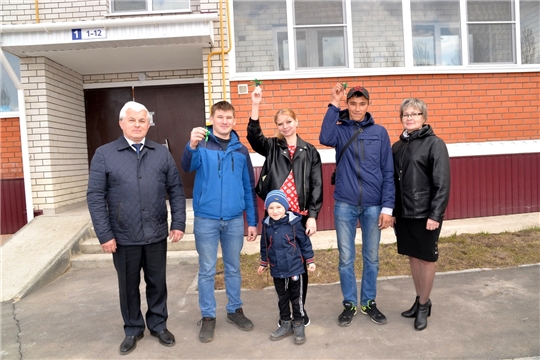 Вручение ключей от квартир детям-сиротам