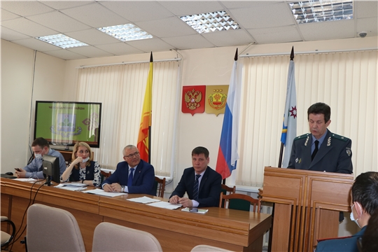 Под руководством главы администрации Чебоксарского района Николая Хорасёва состоялось агроинженерное совещание с руководителями сельскохозяйственных предприятий Чебоксарского района