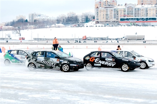 В выходные Чебоксары принимают третий этап Кубка России по ледовым автогонкам