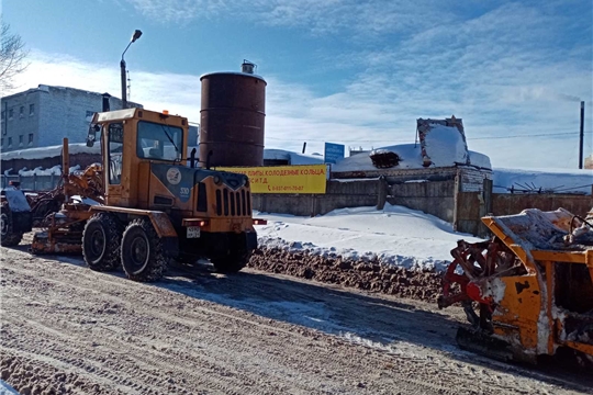 В Чебоксарах ведутся работы по расширению дорог и вывозу снежных масс