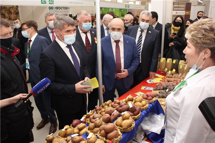 В Чувашии открылась XIII межрегиональная отраслевая выставка «Картофель-2021»