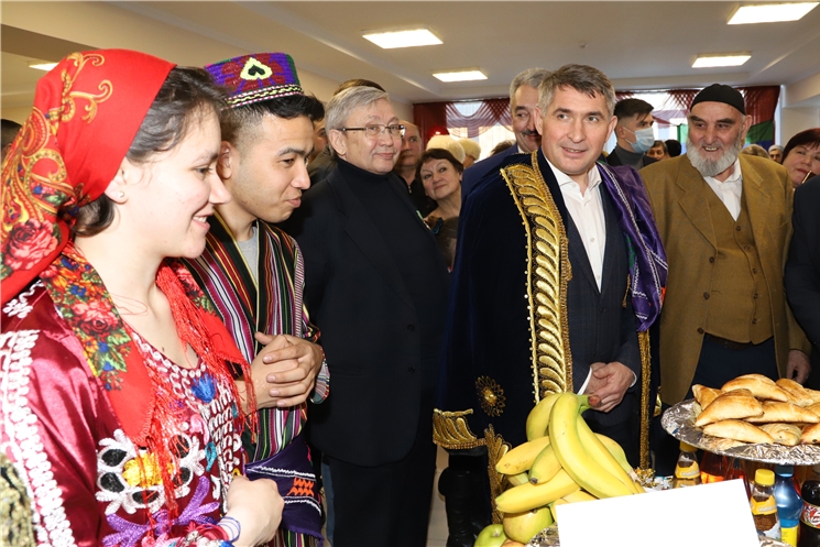 Олег Николаев принял участие  в межнациональном празднике Навруз