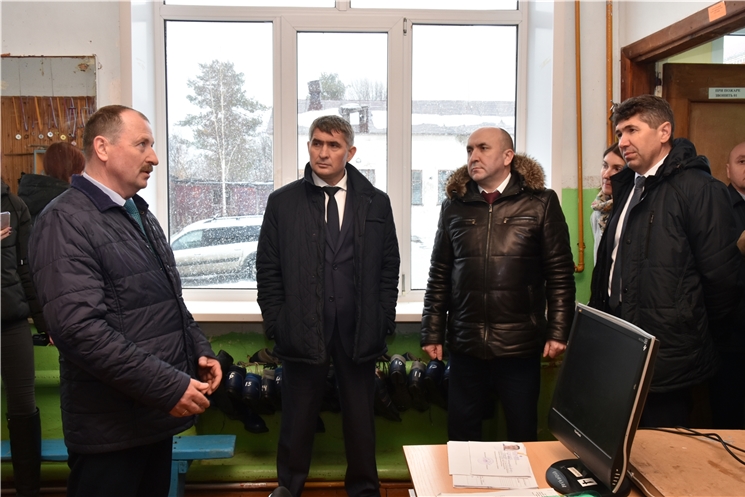 Олег Николаев посетил Цивильский район