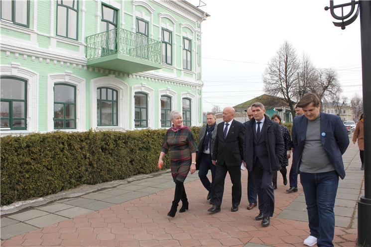Олег Николаев посетил Мариинско-Посадский район