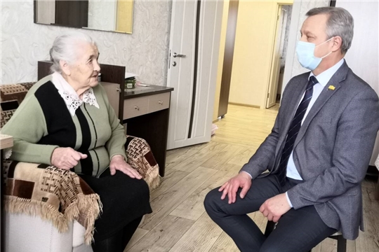 Андрей Александров поздравил ветерана Великой Отечественной войны с юбилеем