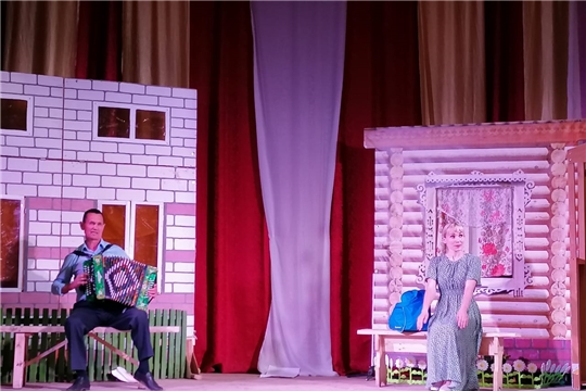 Ибресинский  народный  театр  с  большим  успехом  выступил  на  сцене  Айбечского СДК.