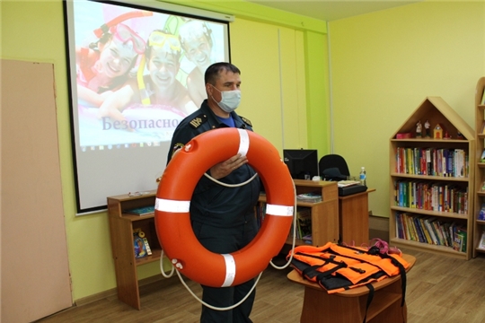 Безопасное лето: в детско-юношеской библиотеке стартовал цикл профилактических мероприятий 