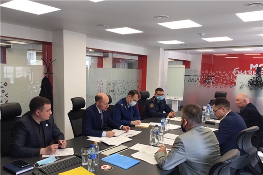 Заместитель руководителя Госслужбы Чувашии по делам юстиции Игорь Михайлов принял участие на круглом столе по вопросу рассмотрения ходатайств осужденных предпринимателей