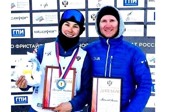 Фристайлист Дмитрий Мулендеев одержал победу на II этапе Кубка России