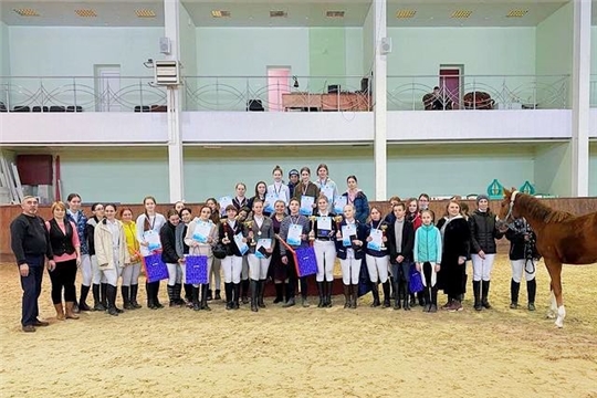 Соревнования по конкуру, посвящённые Международному женскому Дню 