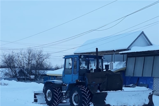 В Цивильском районе устраняют последствия снегопада