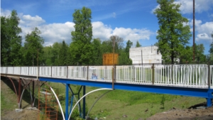 Детские площадки и мост - подарок химиков ЗАО Фирма "Август" поселку Вурнары 