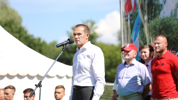 Глава Чувашии открыл 51-е республиканские финальные военно-спортивные игры «Зарница» и «Орленок»
