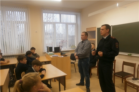 В Алатыре продолжают проводить профилактические беседы со школьниками