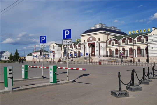 На платной парковке возле железнодорожного вокзала в Чебоксарах демонтируют шлагбаумы и установят фотофиксацию