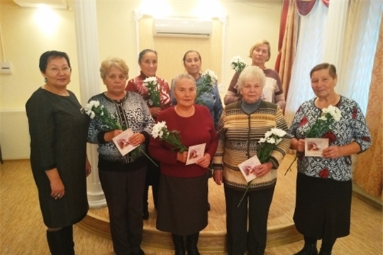 Праздничная программа «Не стареют душой ветераны!» в отделе ЗАГС Урмарского района