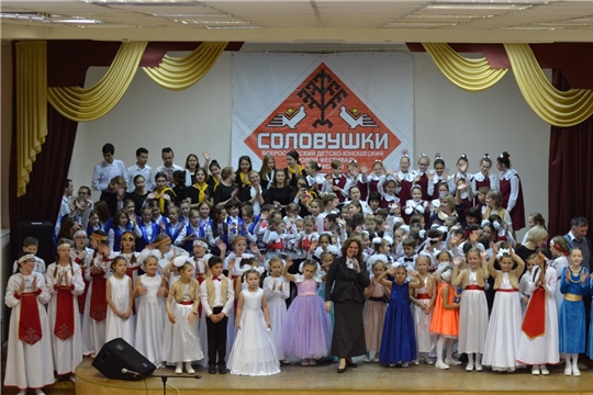 Хор средних классов «Тоника» Детской школы искусств города Новочебоксарска выступили на I Международном хоровом фестивале «Соловушки 2019»