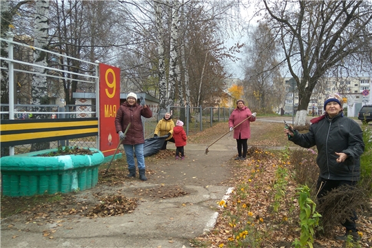 г. Новочебоксарск: ТОС "Набережный" провел субботник в микрорайоне Иваново