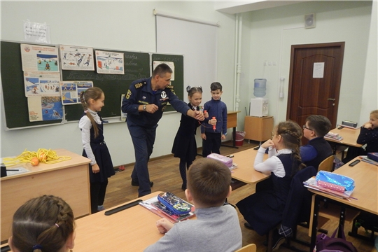 В Новочебоксарске продолжаются открытие уроки по безопасности на водных объектах