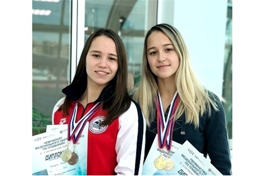 Пловцы Чувашии продолжают завоевывать медали чемпионата и первенства Поволжья