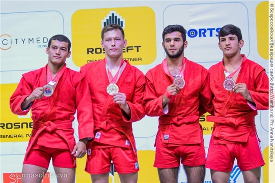 Даниил Орлов выиграл «золото» на первенстве мира по самбо