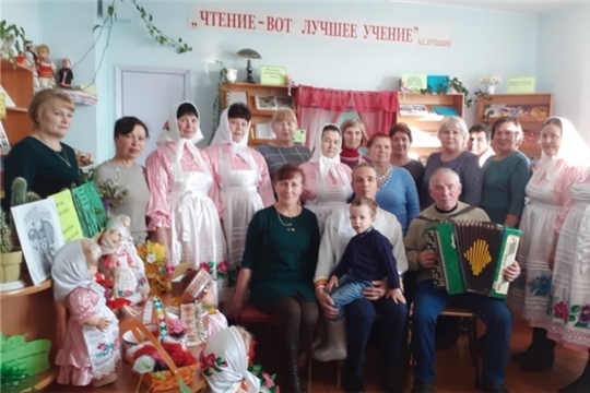 Аннесен кунне халалласа Кĕçĕн Таяпа ял библиотекинче «Анне –пурнăç илемĕ» литература каçĕ иртрĕ