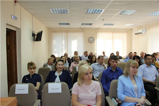 Рабочая неделя в администрации Чебоксарского района началась с обсуждения наиболее актуальных вопросов