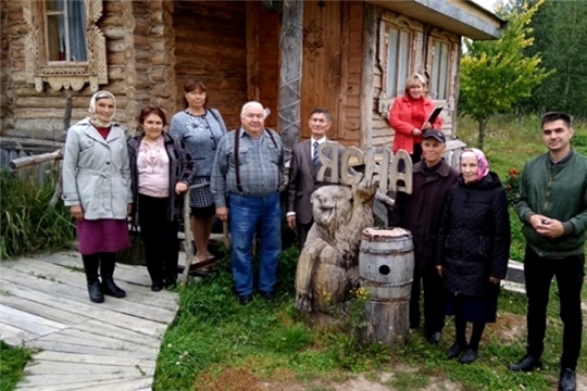 На экскурсии в этнокомплексе «Ясна»