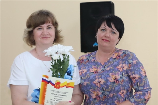 Работников системы здравоохранения Алатыря поздравили с профессиональным праздником