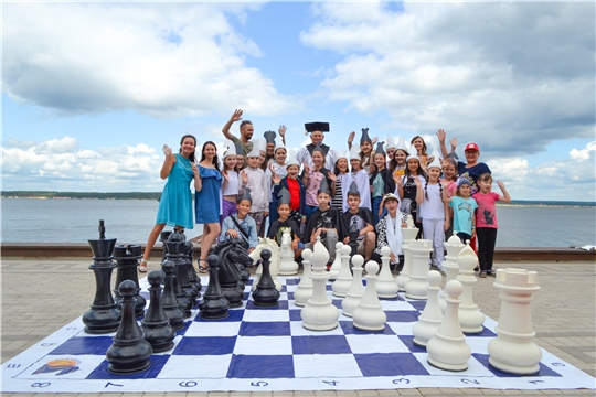 На Московской набережной прошел Первый городской фестиваль «Шахматы на Волге»