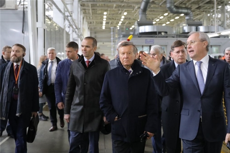 Глава Чувашии Михаил Игнатьев ознакомился с предприятиями Нижнего Новгорода, производящими и использующими оборудование для газомоторного топлива