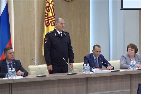 Михаил Игнатьев представил нового руководителя МВД по Чувашии членам Кабинета Министров республики