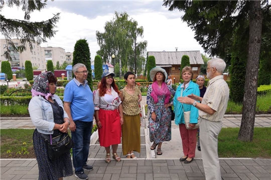 Участники XIII Кокелевского Международного пленэра-симпозиума посетили Мемориальный комплекс летчика-космонавта СССР А.Г. Николаева