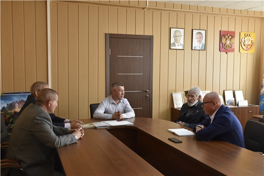 Рабочая встреча министра культуры Константина Яковлева c народным художником РСФСР, действительным членом Российской академии художеств Ревелем Федоровым