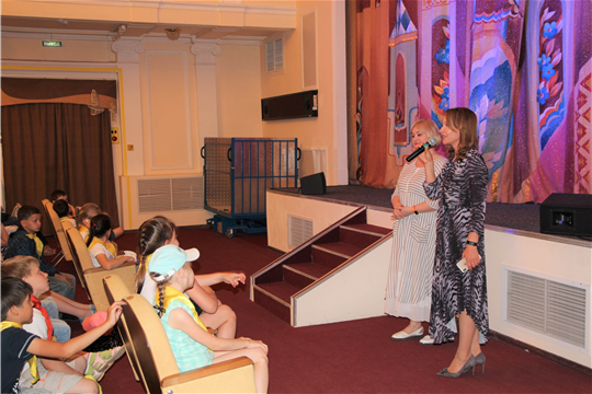 Спектакль по мотивам кубинских сказок "Токолоро" 