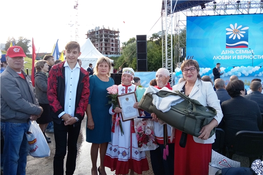 В Чувашии чествуют многодетных матерей и крепкие супружеские союзы
