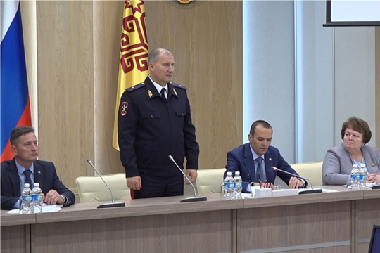 Михаил Игнатьев представил нового руководителя МВД по Чувашии членам Кабинета Министров республики
