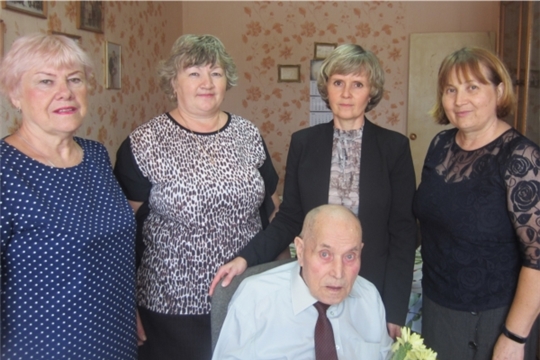 90-летний юбилей отметил ветеран Великой Отечественной войны, труженик тыла Александр Иванович Иванов